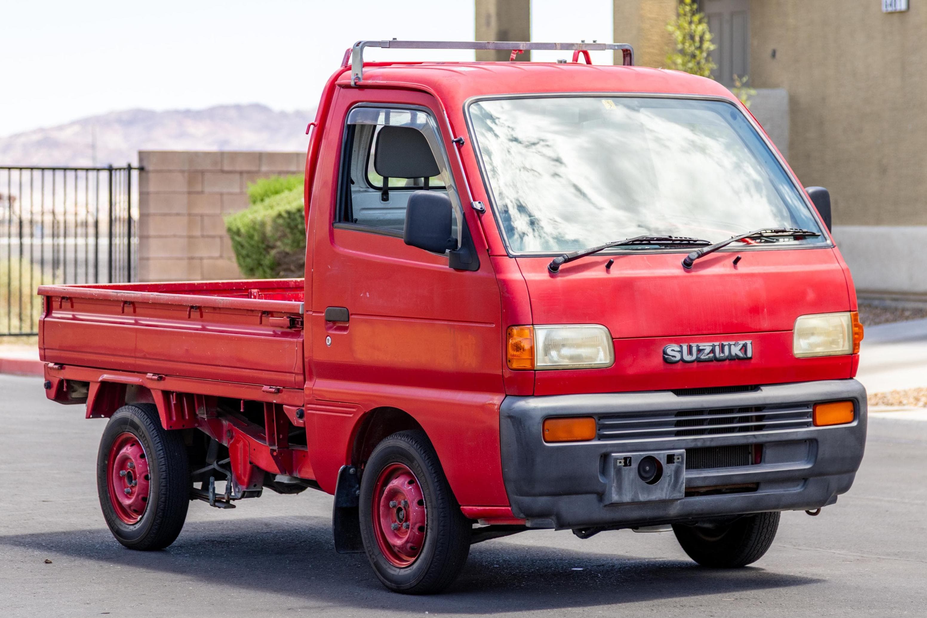 1997 Suzuki Carry Truck sold for $4,300