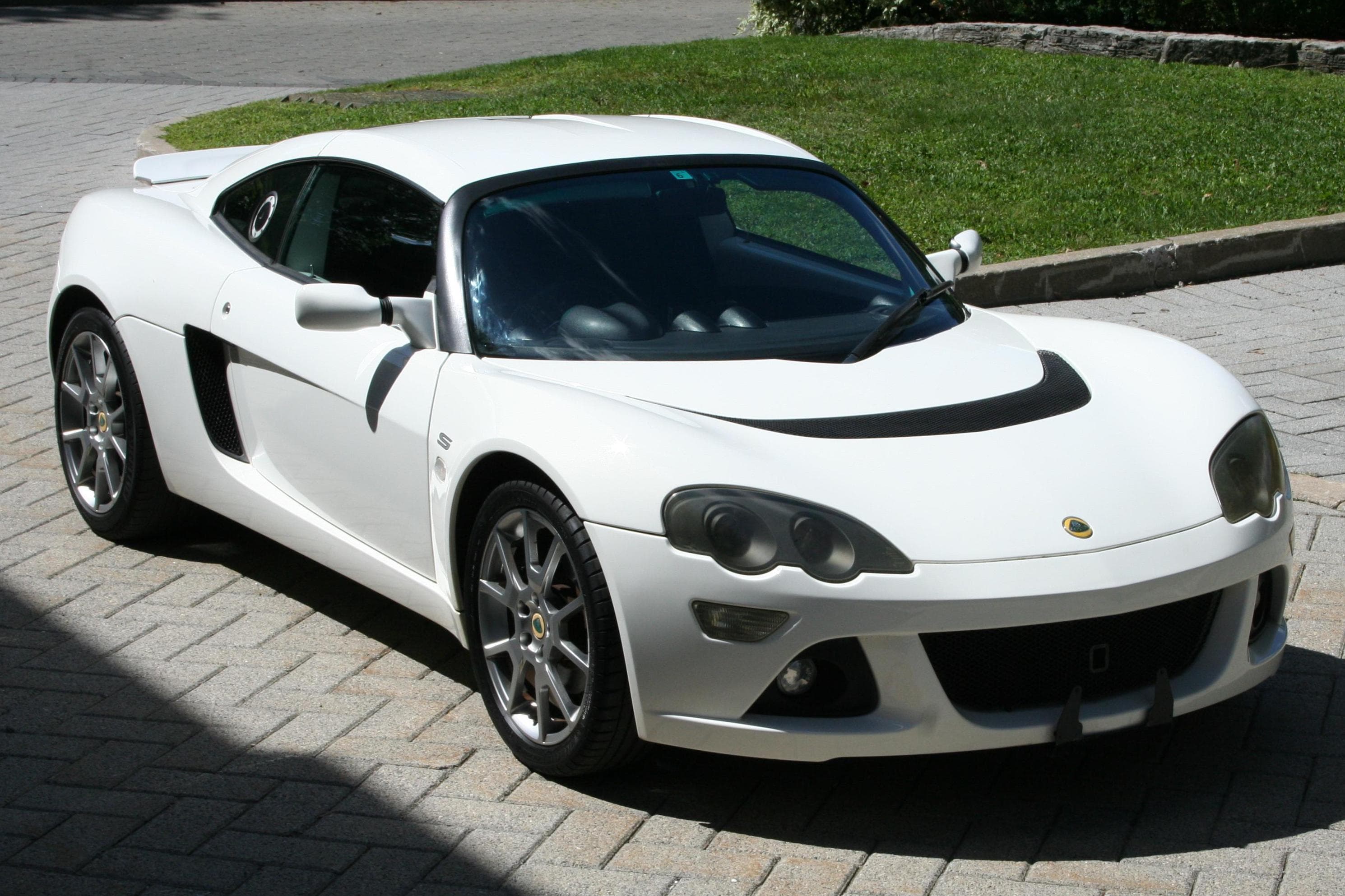 2007 Lotus Europa sold for $27,000