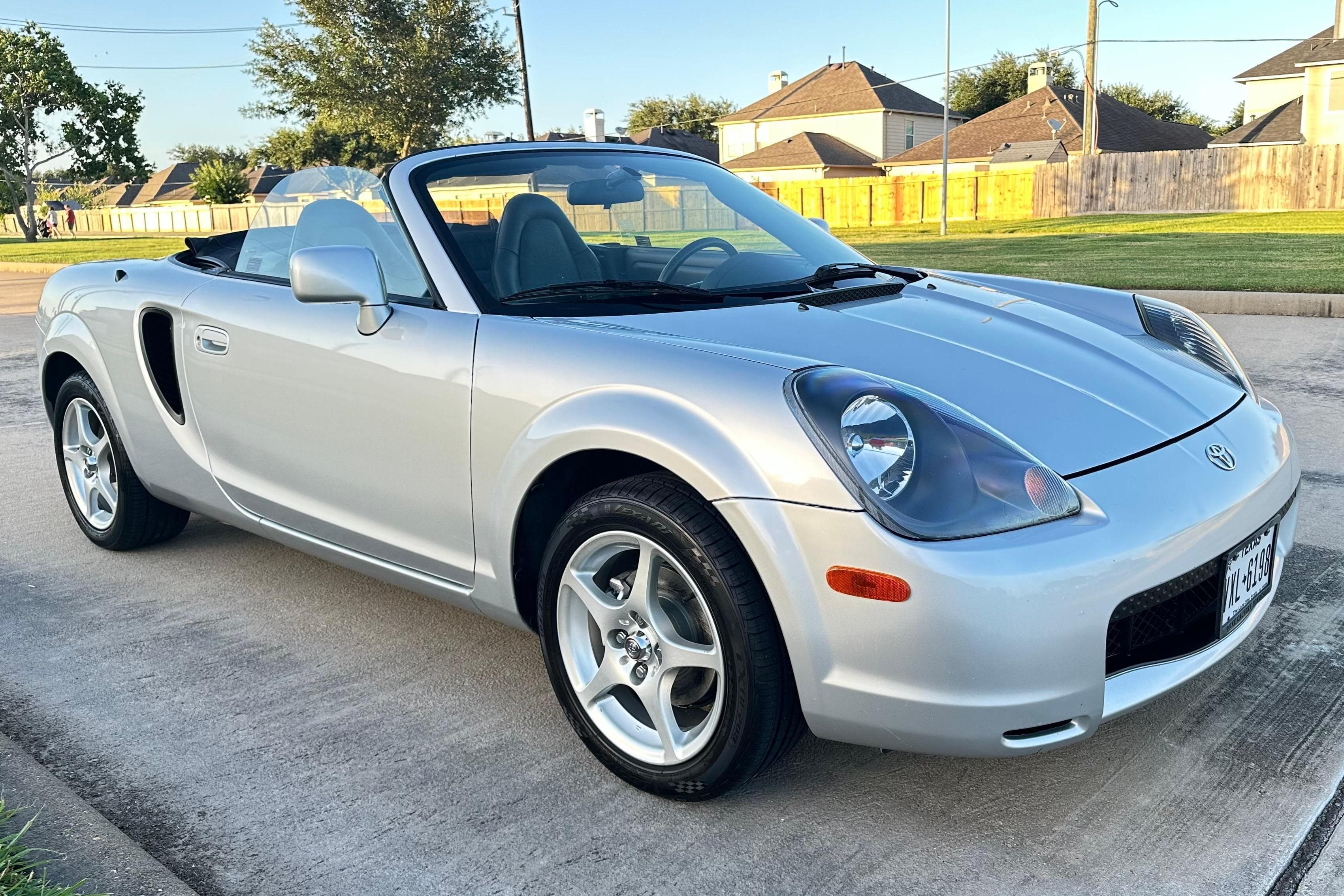 2002 Toyota MR2 Spyder sold for $8,500