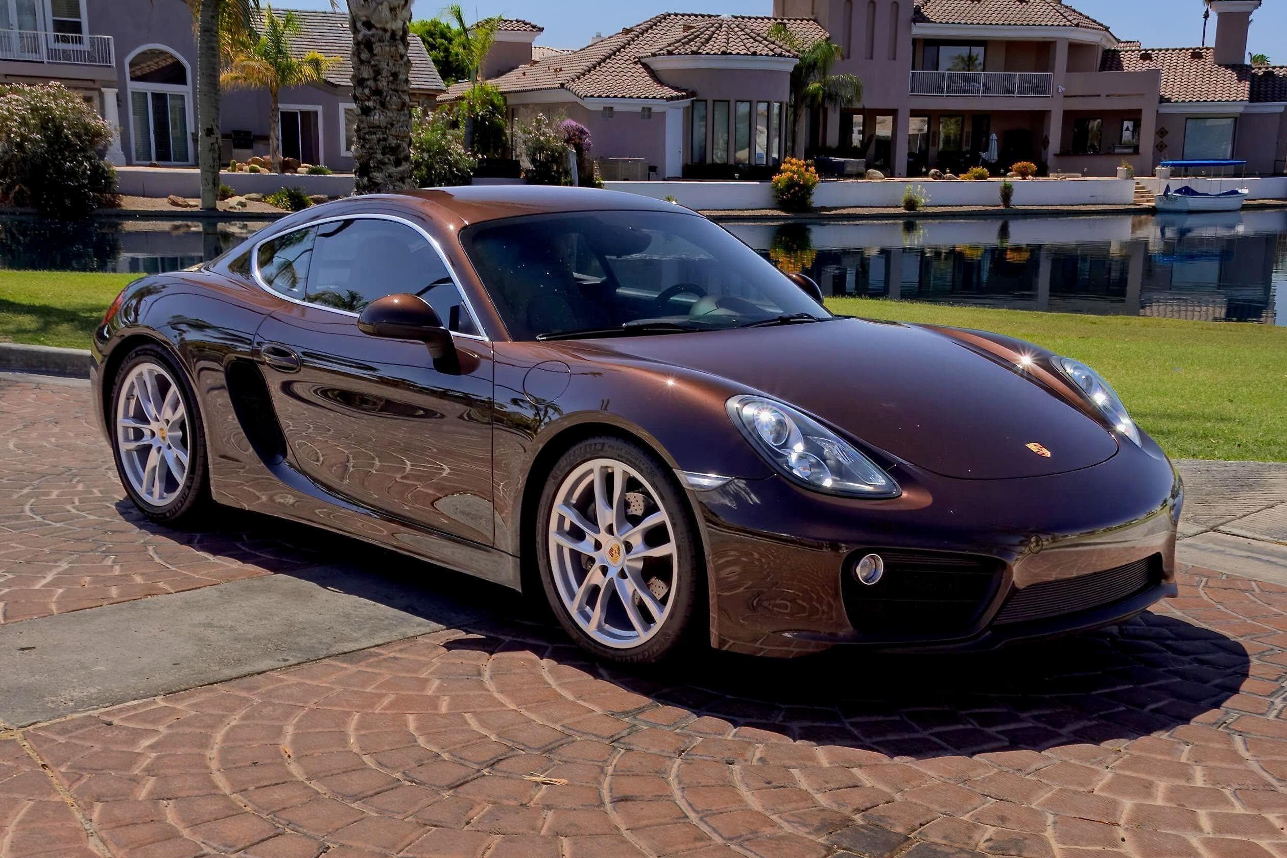 2016 Porsche 981 Cayman sold for $34,731