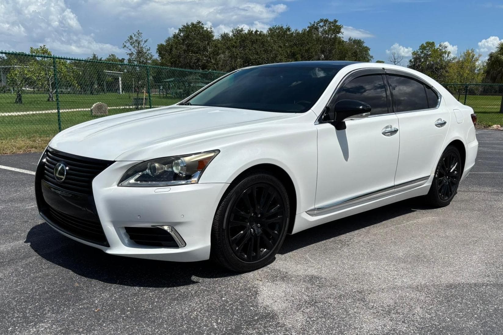 2013 Lexus LS sold for $14,900