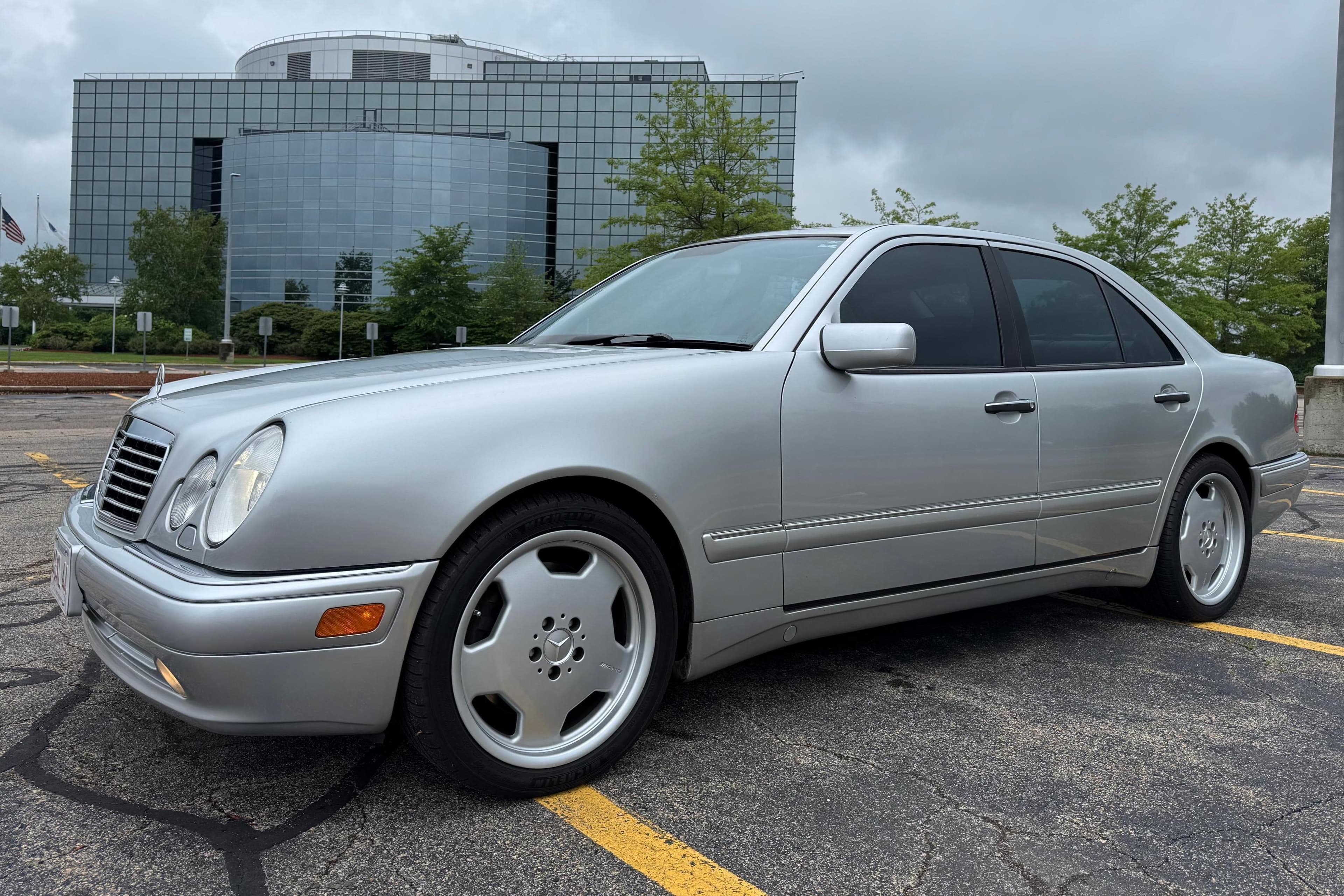 1999 Mercedes-Benz W210 E55 AMG sold for $10,500