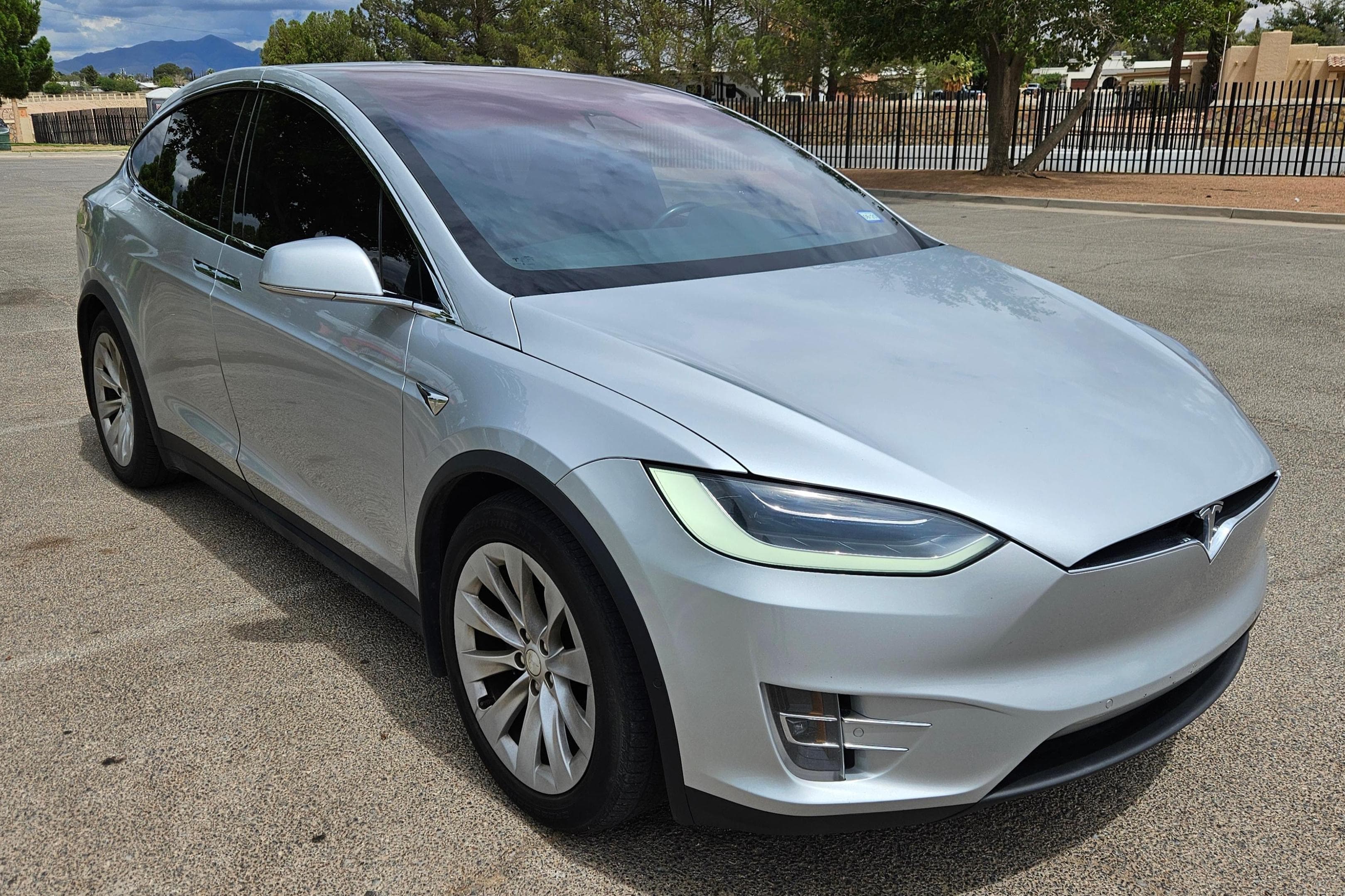 2017 Tesla Model X sold for $20,000