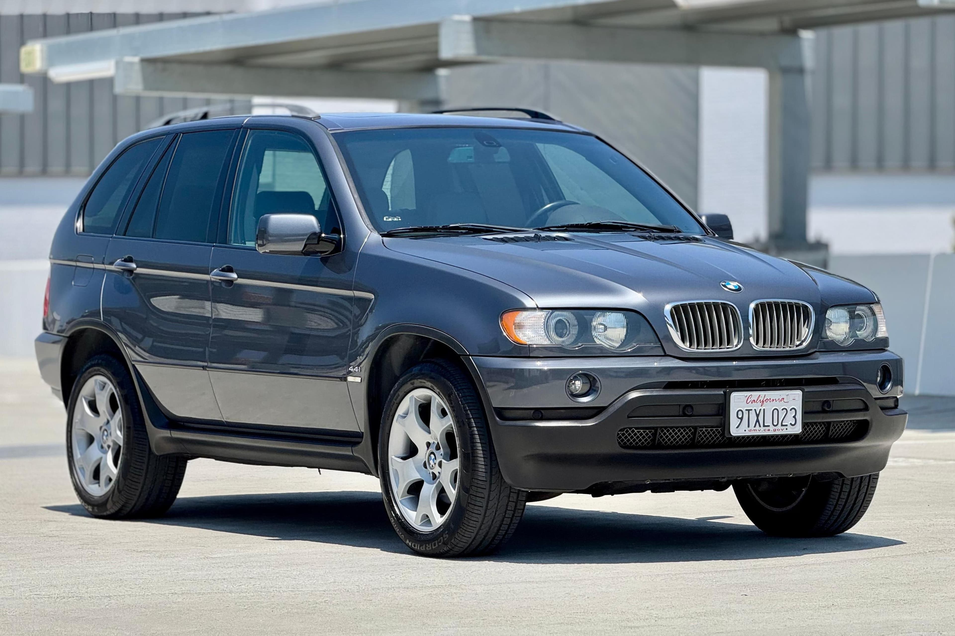 2003 BMW X5 sold for $8,100