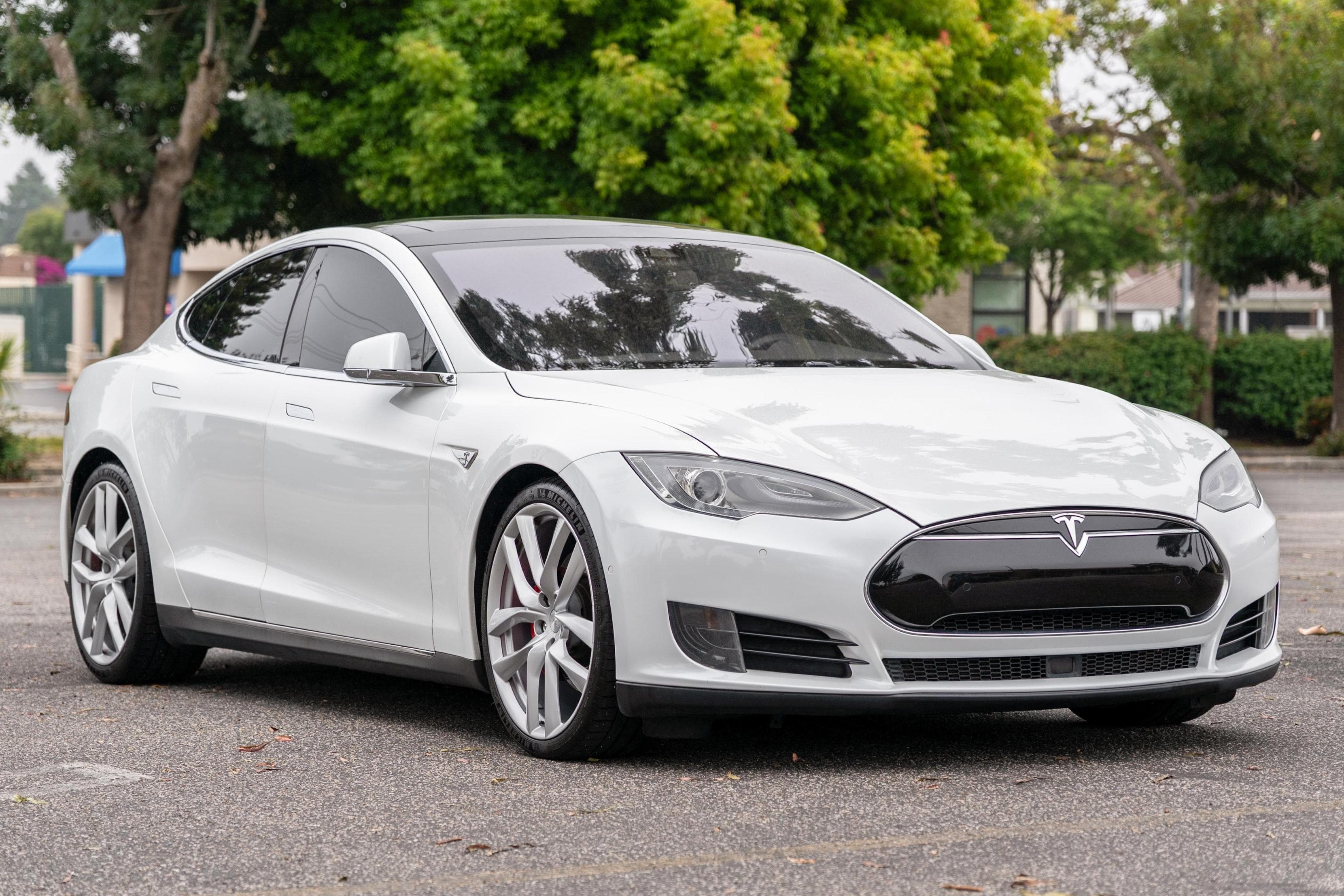 2015 Tesla Model S sold for $19,600