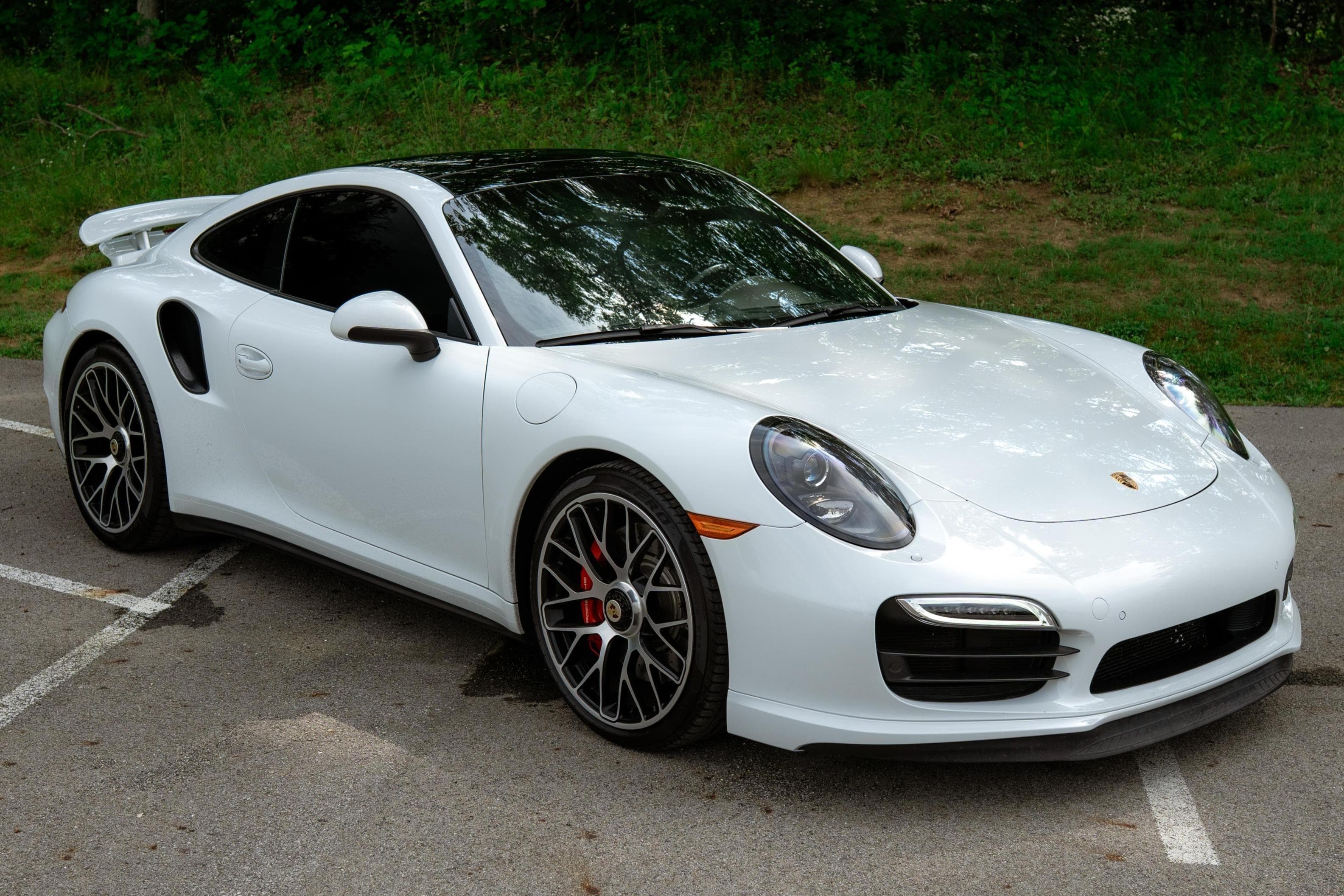 2016 Porsche 991 911 sold for $124,000