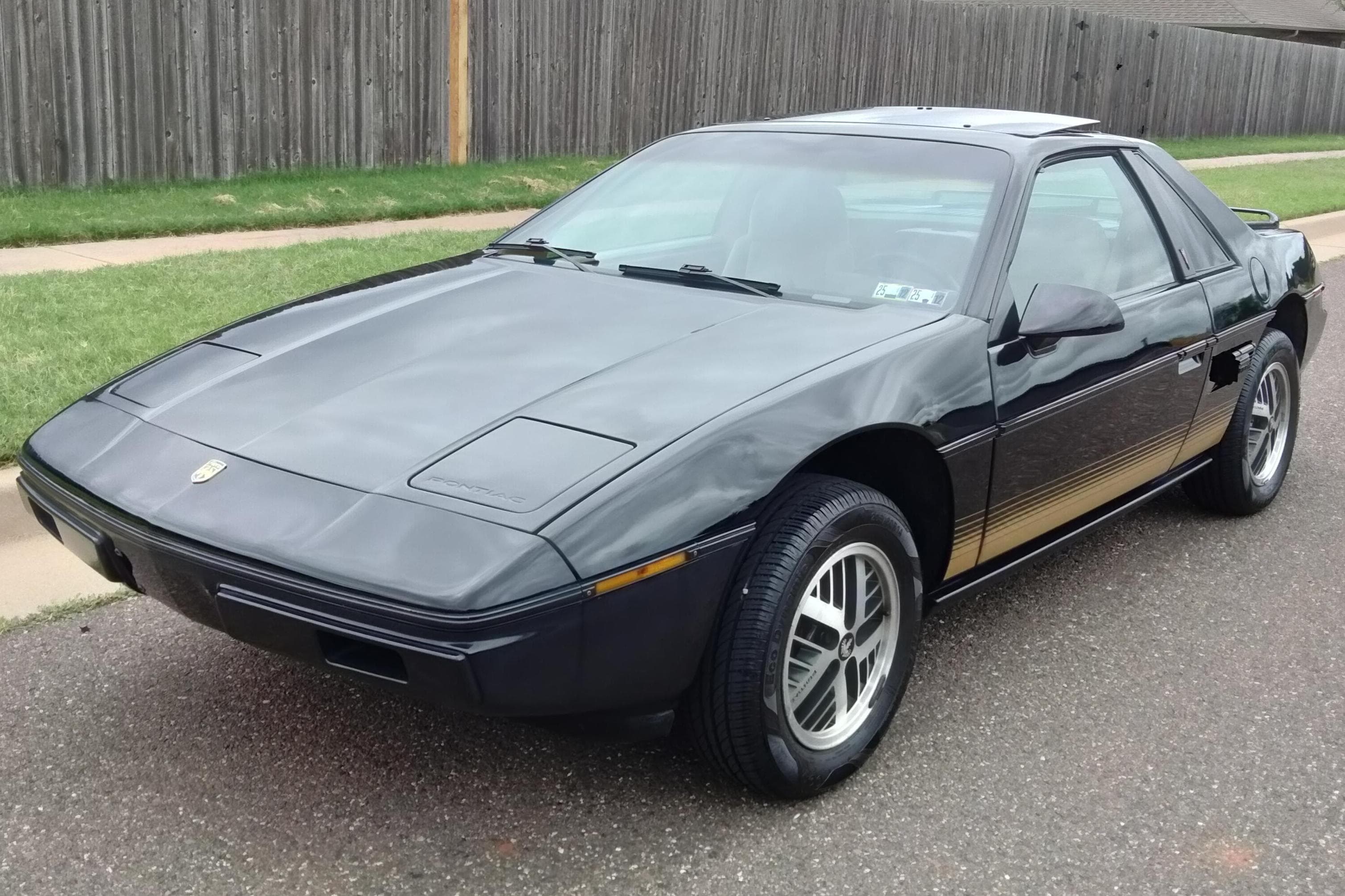1984 Pontiac Fiero sold for $7,500