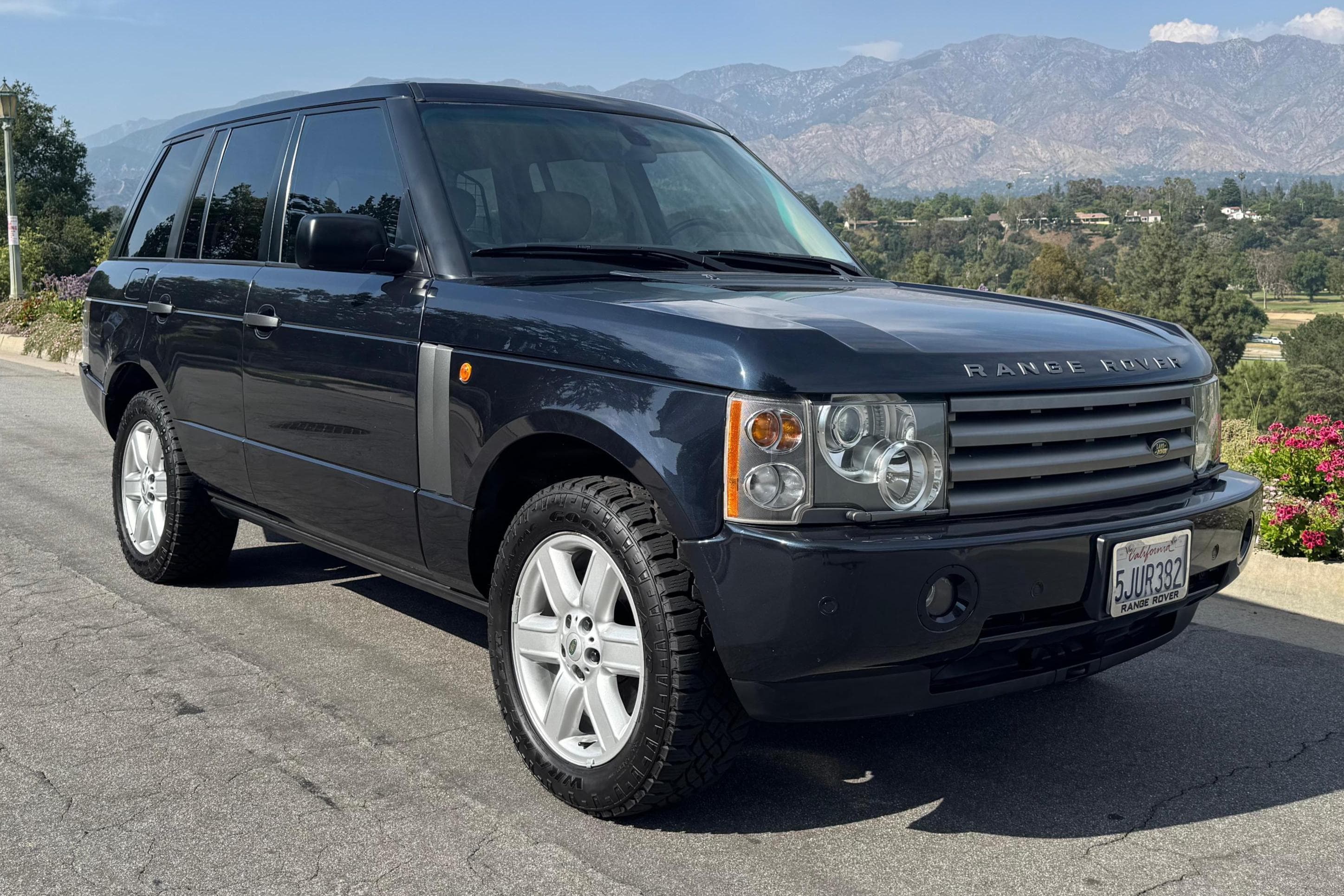 2004 Land Rover Range Rover sold for $9,600