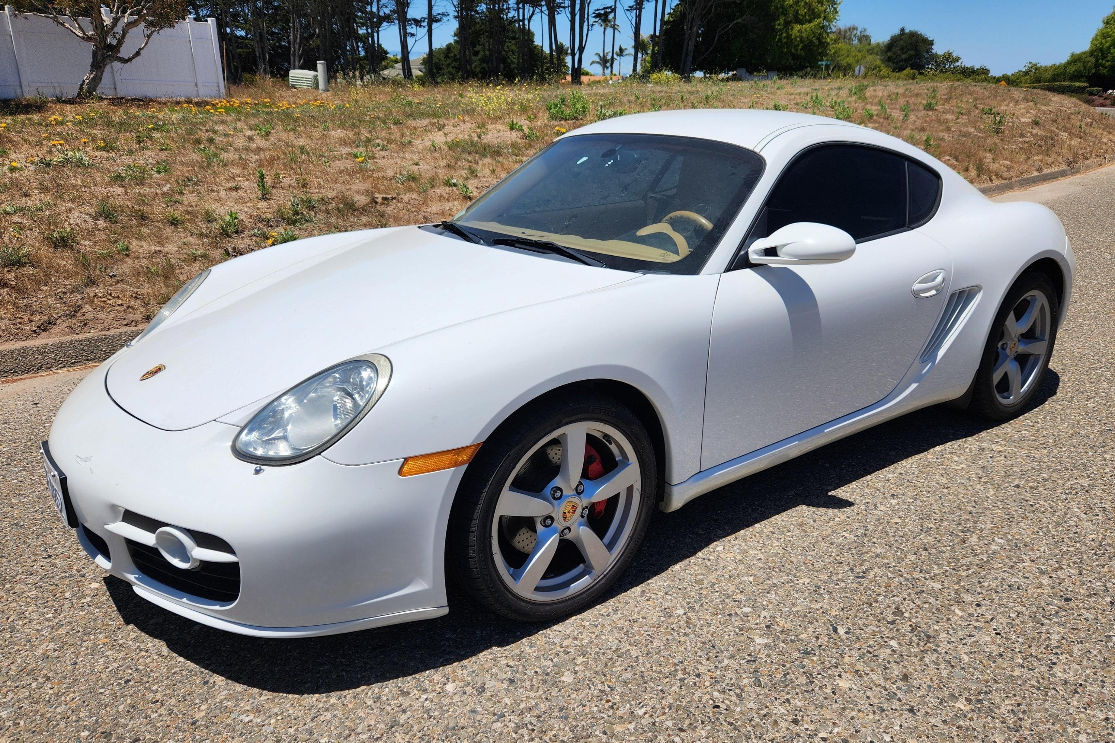 2007 Porsche 987 Cayman sold for $10,980