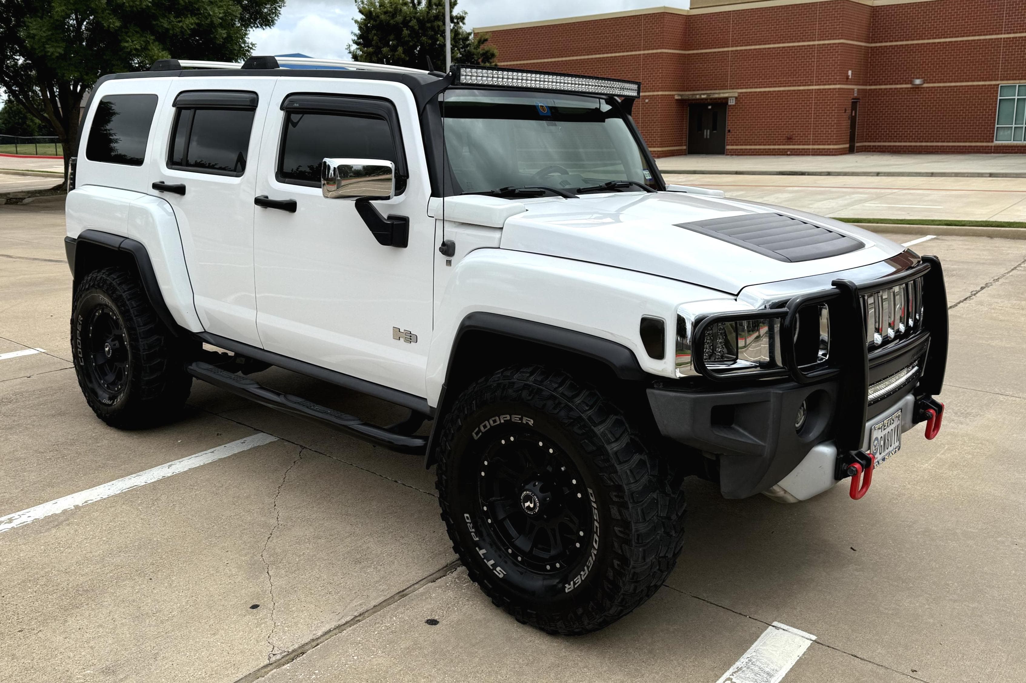 2008 Hummer H3 sold for $11,000
