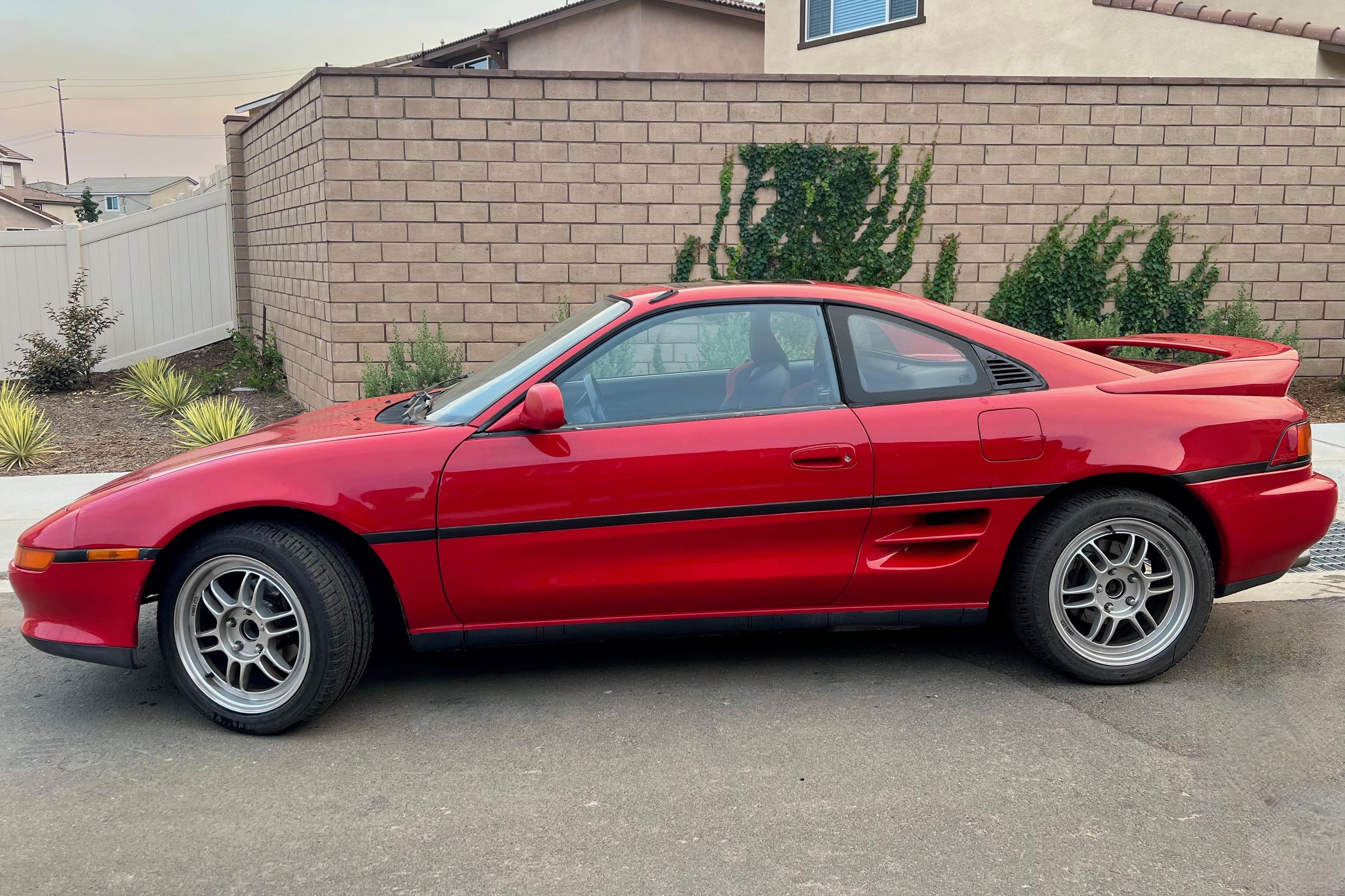 1992 Toyota MR2 sold for $8,100