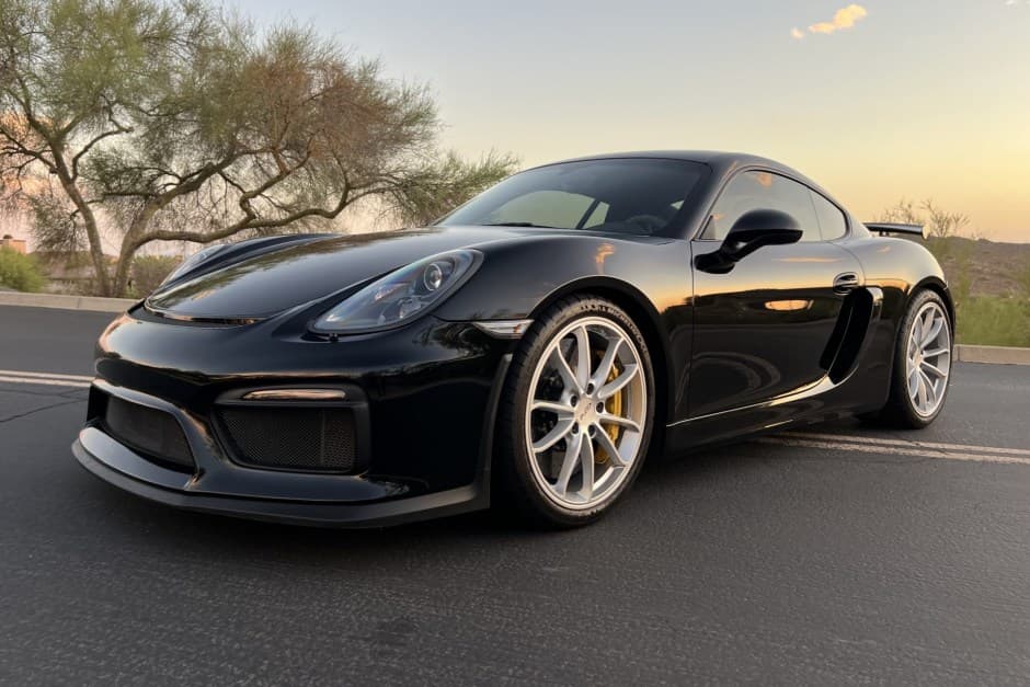 2016 Porsche Cayman GT4 sold for $99,081