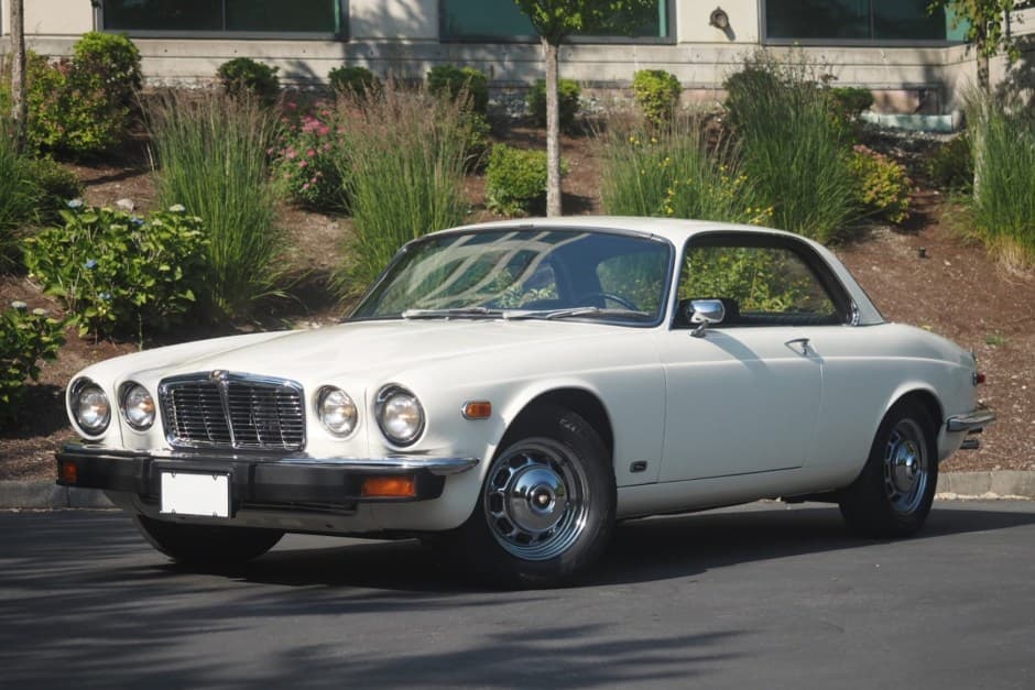 1975 Jaguar XJ Coupe (1975-1978) sold for $25,000