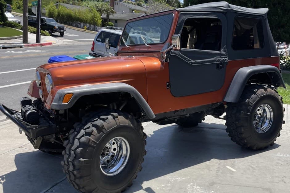 1977 Jeep CJ-7 sold for $8,100