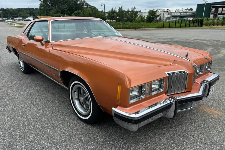 1977 Pontiac Grand Prix sold for $7,550