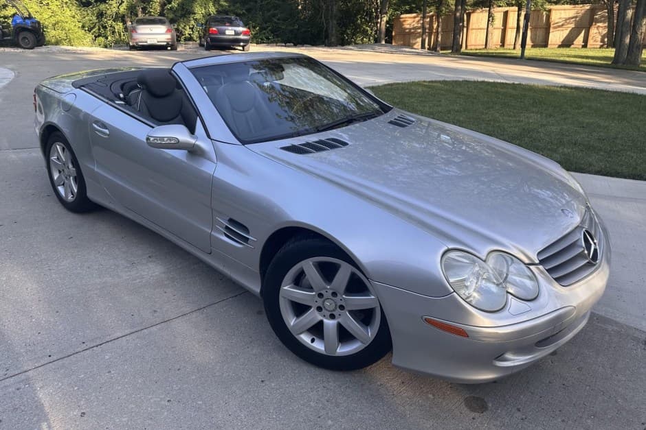 2003 Mercedes-Benz R230 SL sold for $9,900