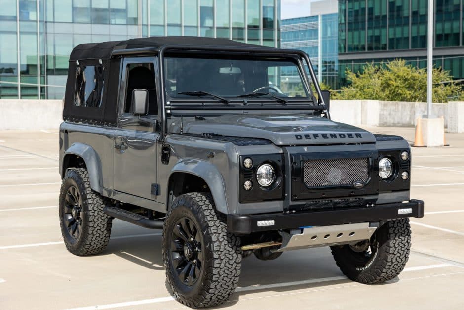 2023 Osprey Defender Replica sold for $87,500