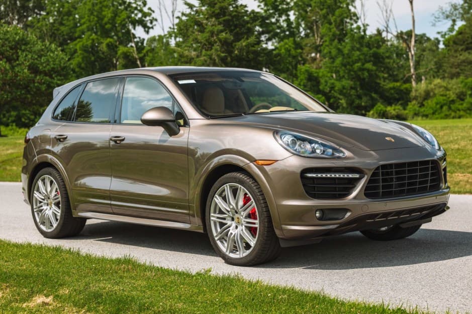2013 Porsche 958 Cayenne (2011-2018) sold for $38,500