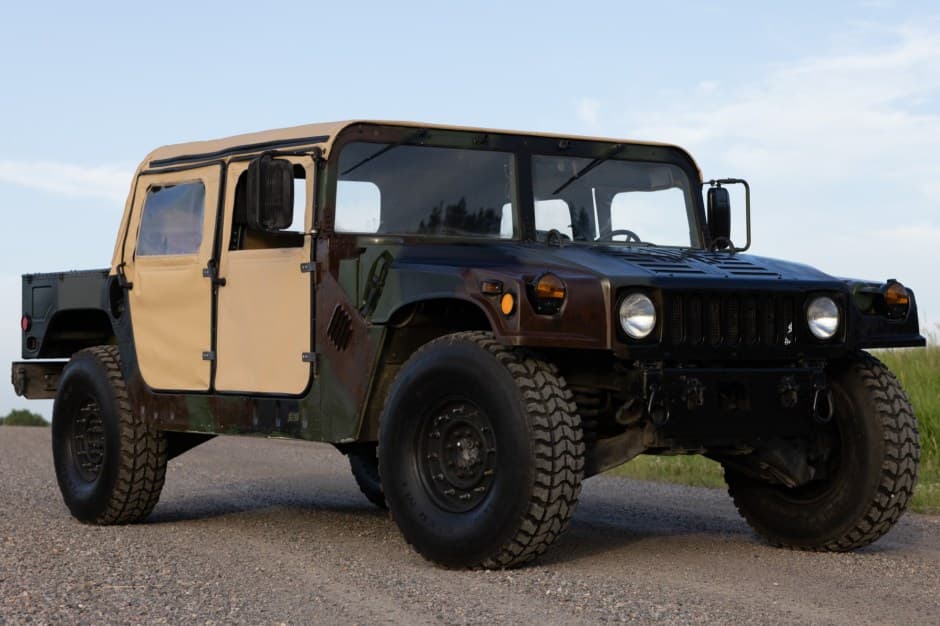 2004 Hummer HMMWV/Humvee sold for $16,750