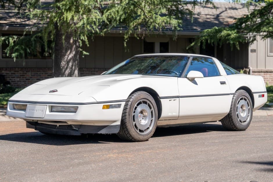 1986 Chevrolet Corvette C4 sold for $5,500