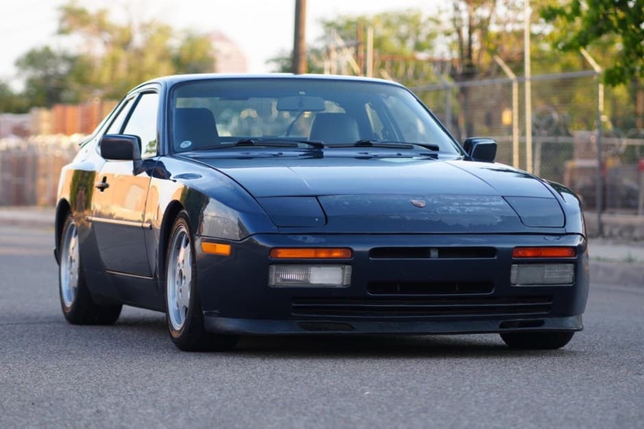 1987 Porsche 944 Turbo sold for $14,201