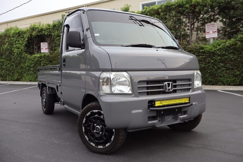 2000 Honda Acty sold for $10,800