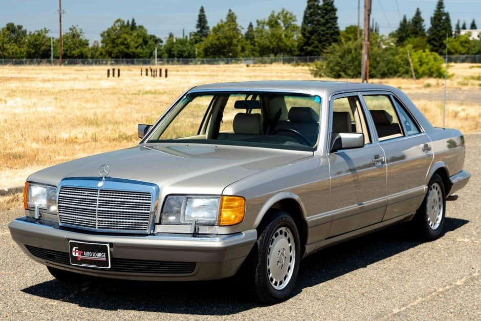 1987 Mercedes-Benz W126 S-Class sold for $15,500