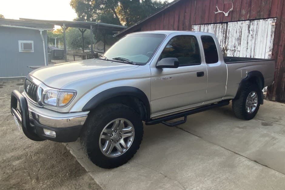 2004 Toyota Tacoma (N1X0 1995-2005) sold for $6,000