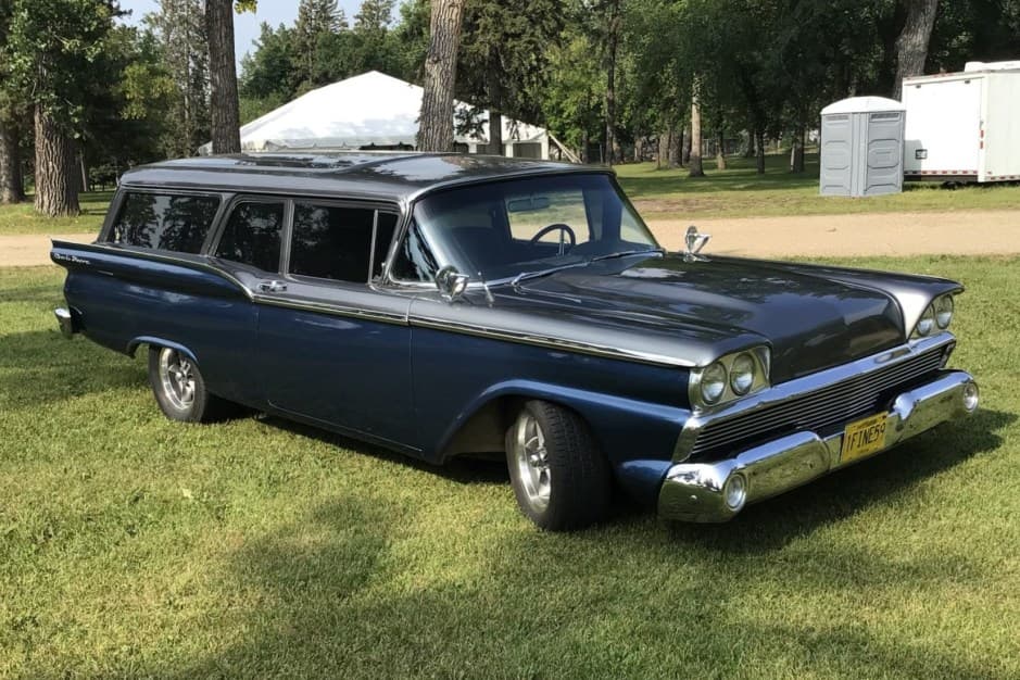 1959 Ford Country Sedan sold for $13,500