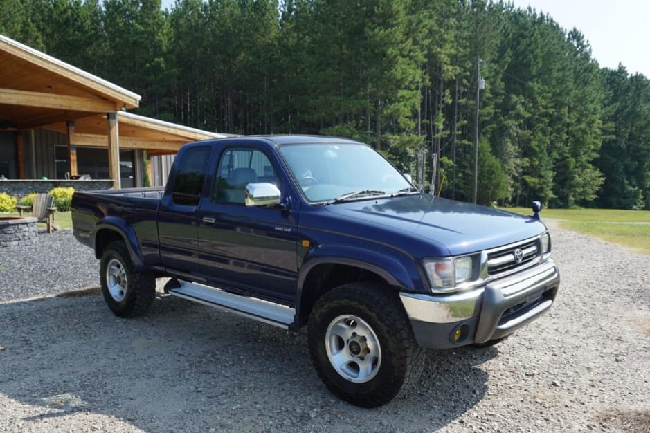1998 Toyota Hilux (N140/N150/N160/N170 1997-2005) sold for $15,500