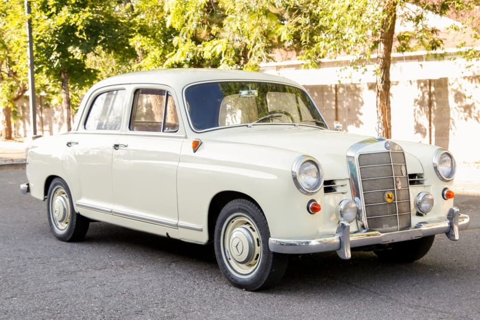 1959 Mercedes-Benz Ponton sold for $14,000