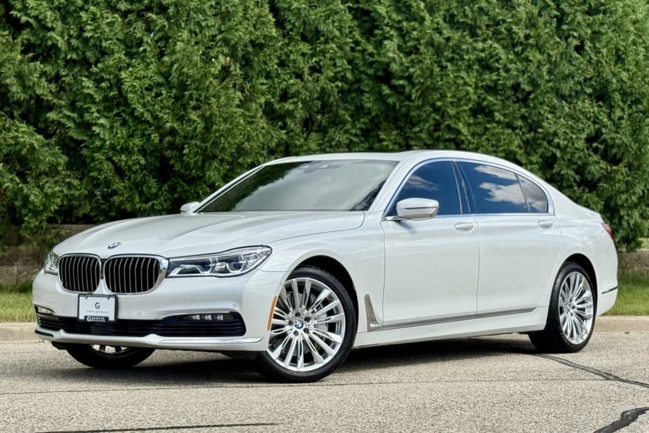 2016 BMW G11/G12 7-Series sold for $30,500