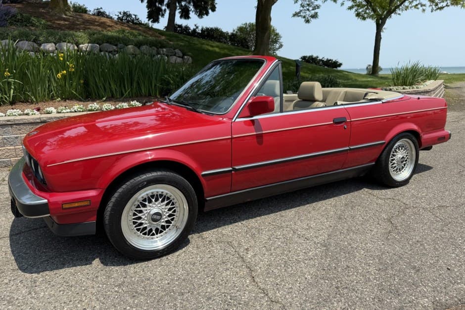 1987 BMW E30 3-Series Convertible sold for $7,700