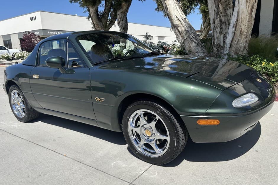 1997 Mazda NA MX-5 Miata sold for $20,250