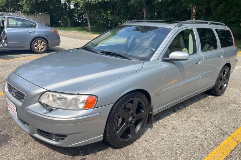 2006 Volvo V70R sold for $8,200