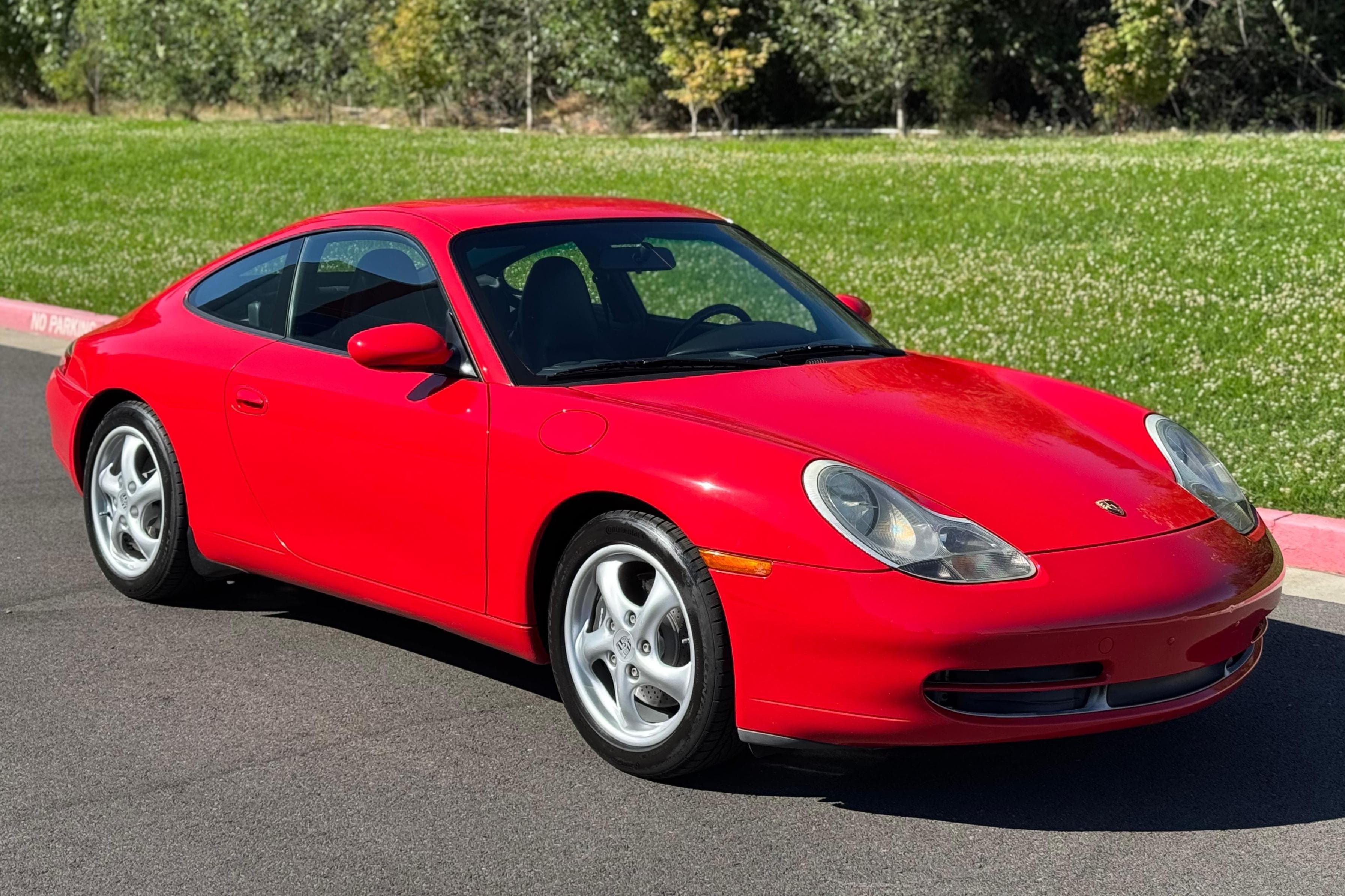 1999 Porsche 996 911 sold for $23,333