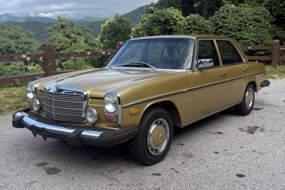1975 Mercedes-Benz W114 & W115 sold for $8,000
