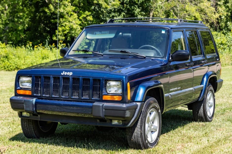 2000 Jeep XJ Cherokee sold for $13,127
