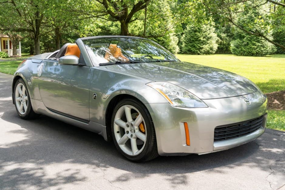 2005 Nissan 350Z sold for $11,250