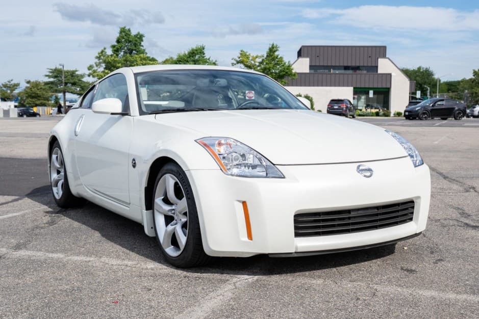 2004 Nissan 350Z sold for $23,000