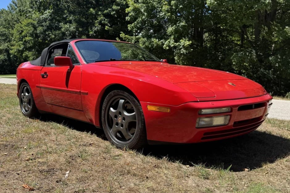 1990 Porsche 944 sold for $6,900