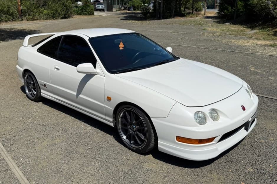 1998 Acura Integra Type R sold for $28,250