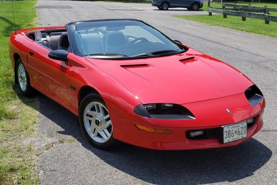1994 Chevrolet Camaro 4th Generation 1993-2002 sold for $8,700