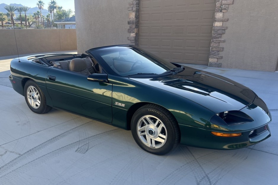 1994 Chevrolet Camaro 4th Generation 1993-2002 sold for $10,100