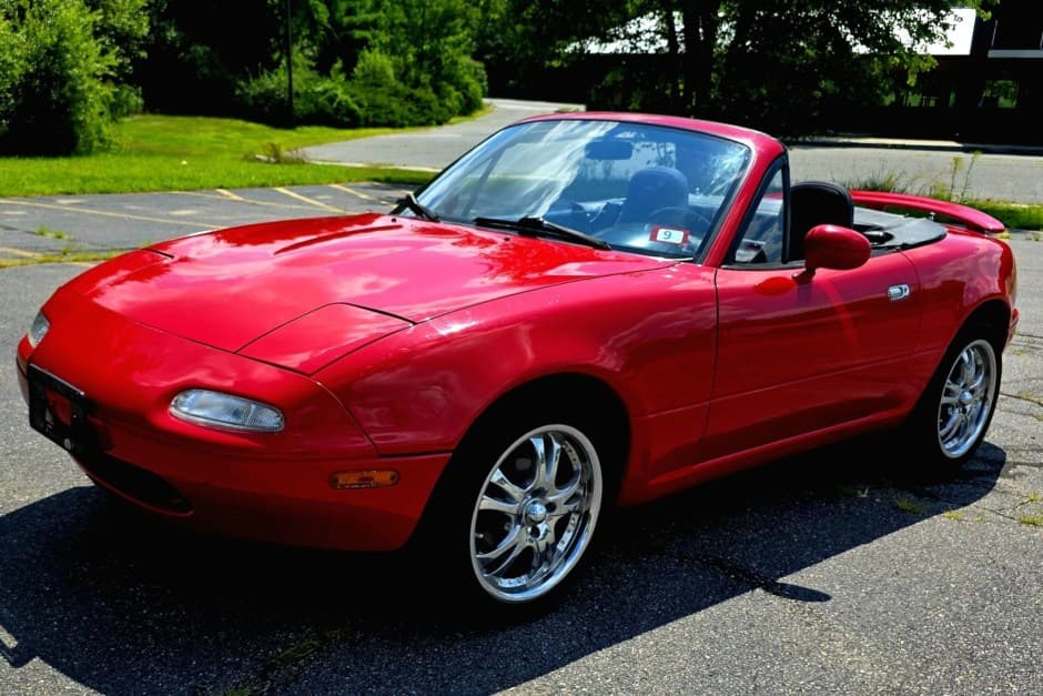 1992 Mazda NA MX-5 Miata sold for $4,950