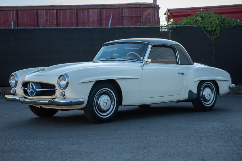 1960 Mercedes-Benz 190SL sold for $35,000