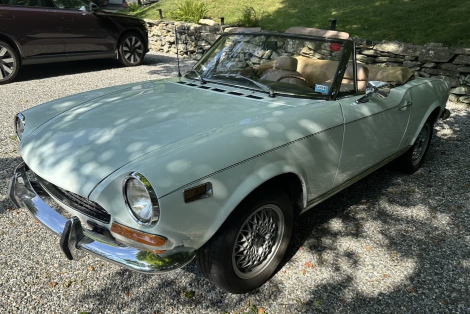 1974 Fiat 124 Spider (1966-1985) sold for $4,100