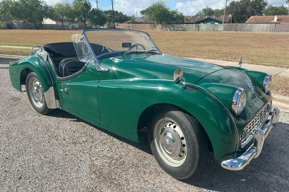 1960 Triumph TR3 sold for $18,500