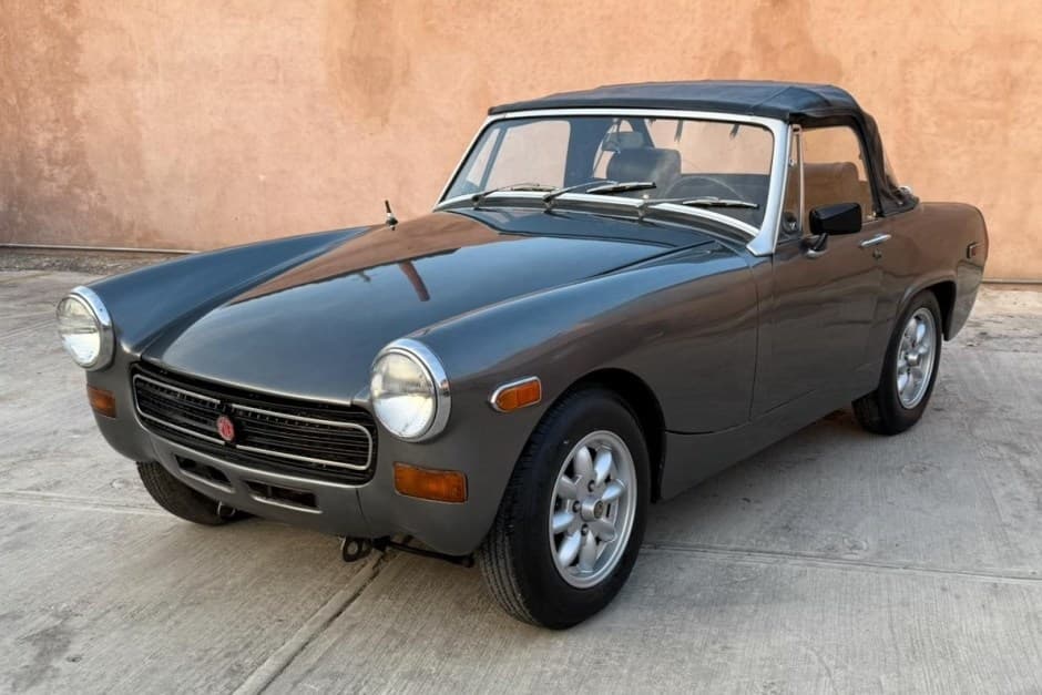 1976 MG Midget sold for $6,500