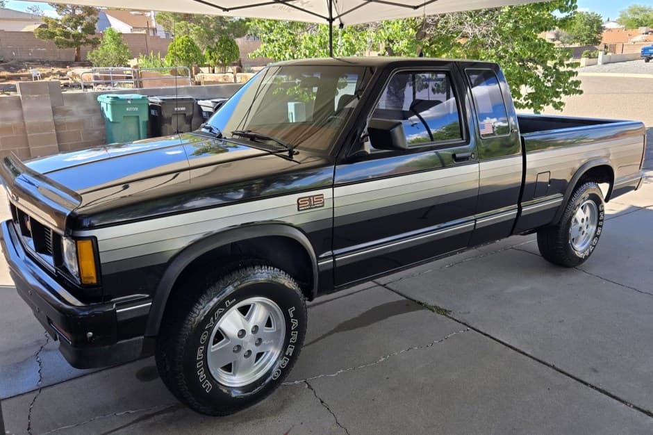 1989 GMC S-15 Sonoma (1982-1993) sold for $10,650